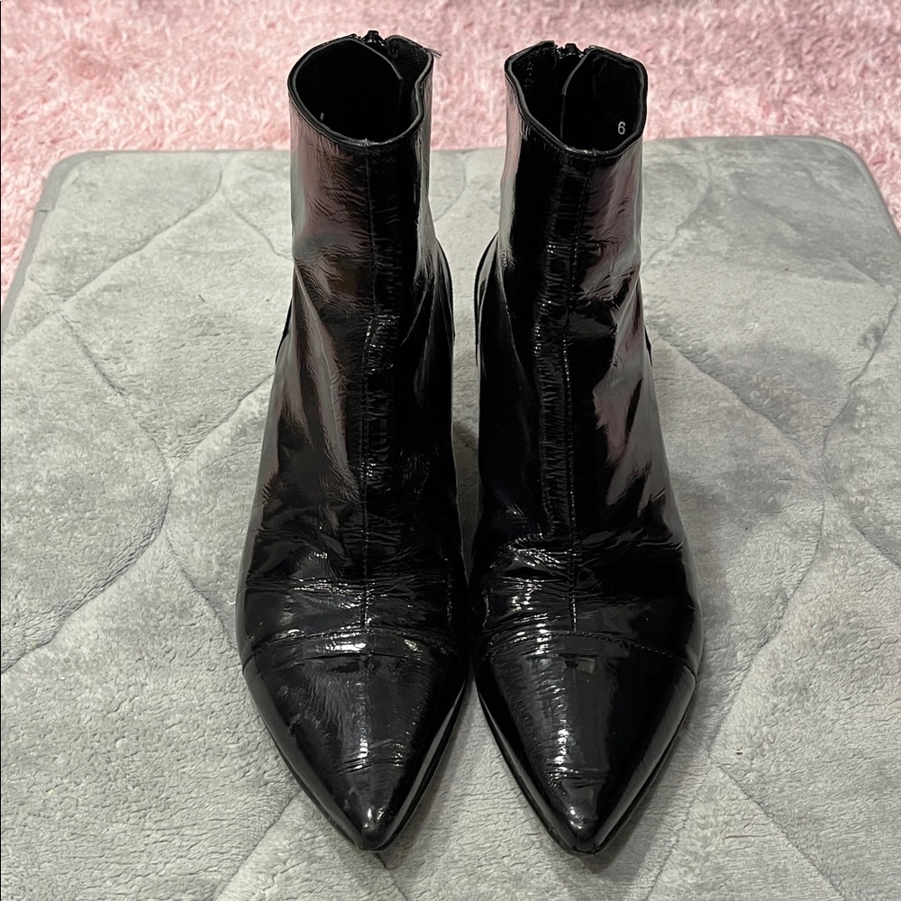 Robert Clergerie Paris. Patent Leather Black Ankle Boots